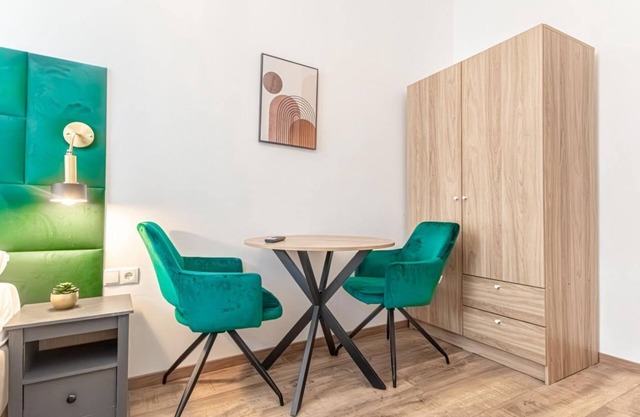 Beautiful 1BR Apt in Central, Convenient Area