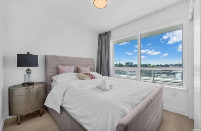 Beautiful 2B+2B Condo Richmond