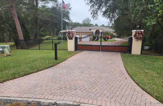 Beautiful 2Bed,2Bath,2Car Garage Stunning Cul-de-sac property on 2 acres Estate