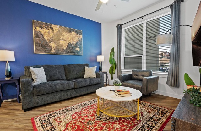 Beautiful 2BR in Riverside 4362