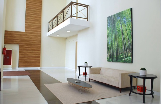 Beautiful 3-bedr. apartment in club condominium, balcony with private barbecue, 2 garages