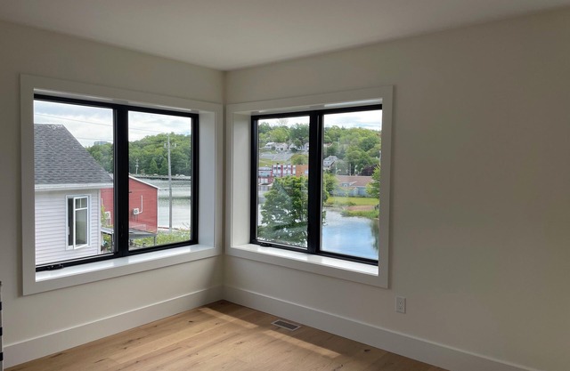 Beautiful 3 bedroom by Lake Banook!