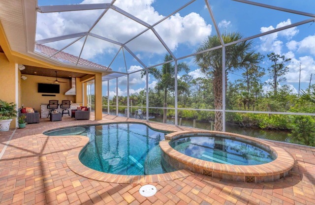 🥇 Beautiful 3bd home with boat access (CH1107)