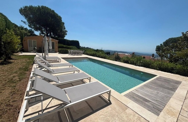Beautiful 4 bed villa with stunning views and fully equipped pool house.