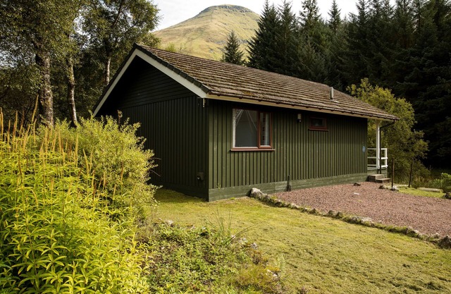 Beautiful 4 star, 2 bedroom chalet with mountain views. A true Highland landscape all around