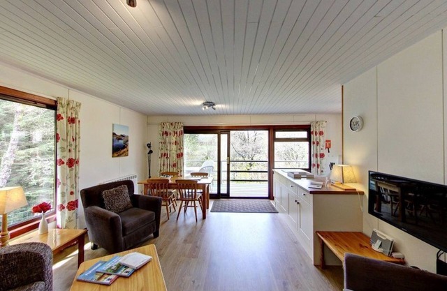 Beautiful 4 star, 2 bedroom chalet with mountain views