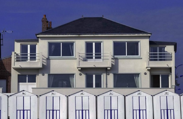 Beautiful 4* villa on the sand, feet in the water, stunning bay views