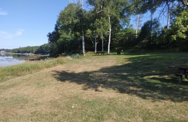 Beautiful 5 Bed Downeast Acadia Home Ellsworth/Bar Harbor Area on Private Rd