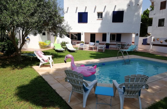 Beautiful air-conditioned villa, 4 bedrooms, sleeps 8, swimming pool, enclosed garden, 600mts from the beach