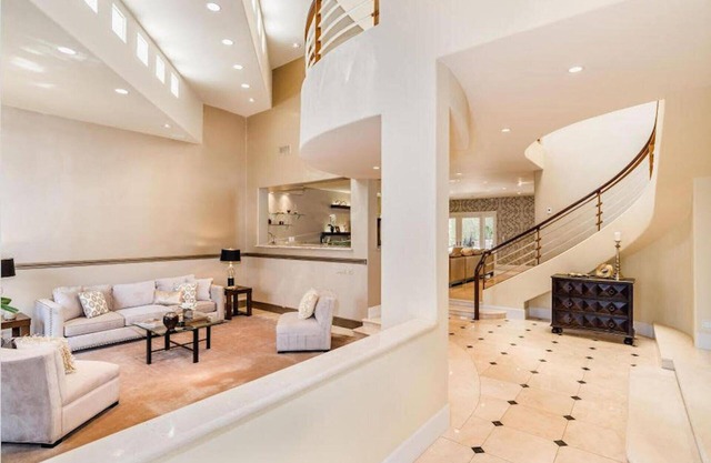 Beautiful and Spacious Home in the Heart of Santa Monica, CA