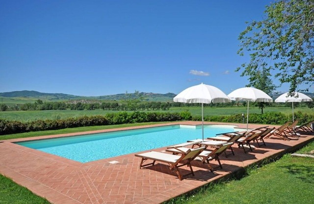 Beautiful apartment for 5 guests with pool, WIFI, TV and panoramic view, close to Montepulciano