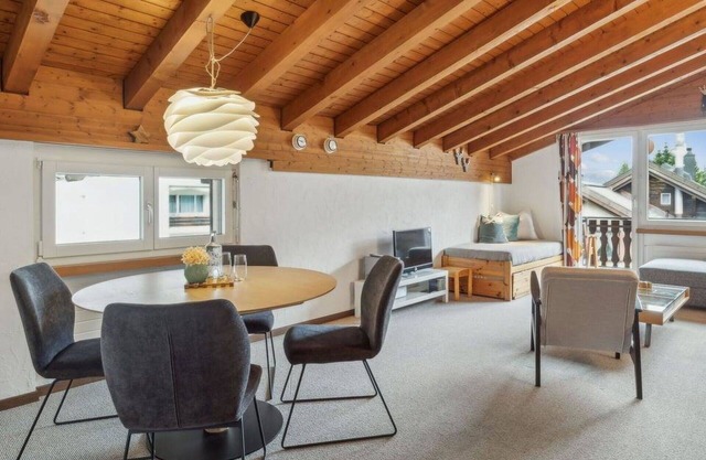 Beautiful apartment for 5 guests with WIFI, TV, balcony and pets allowed