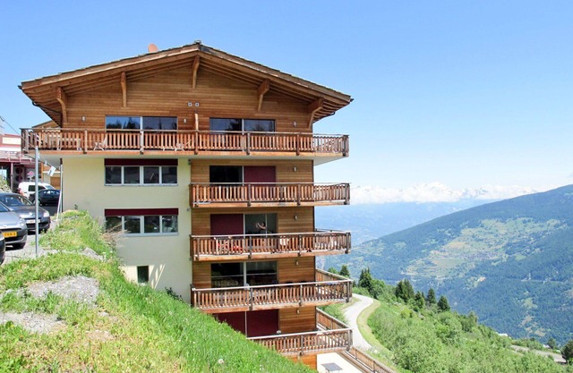 Beautiful apartment for 8 people with WIFI, hot tub, TV and balcony