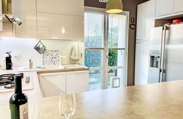 Beautiful apartment for 6 people with A/C, pool, WIFI, TV, pets allowed and parking