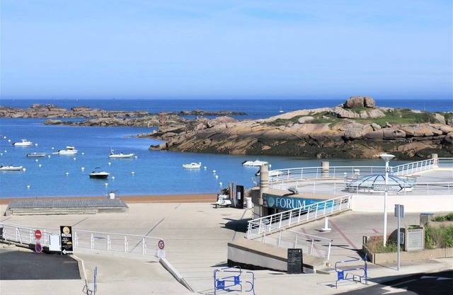 Beautiful apartment beautifull sea view with free WIFI in TREGASTEL