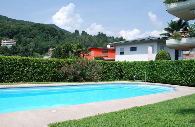 Beautiful apartment for 4 guests with pool, WIFI, TV, patio and pets allowed