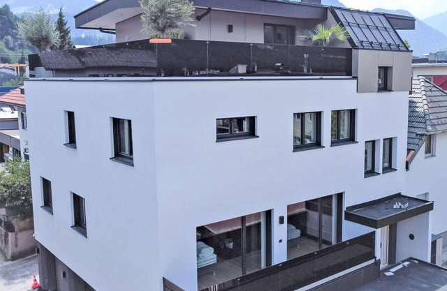 Beautiful apartment for 6 guests with TV and terrace