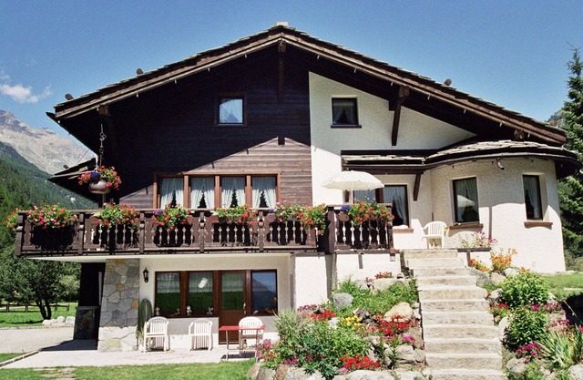 Beautiful apartment for 8 guests with WIFI, TV, patio, pets allowed, panoramic view and parking