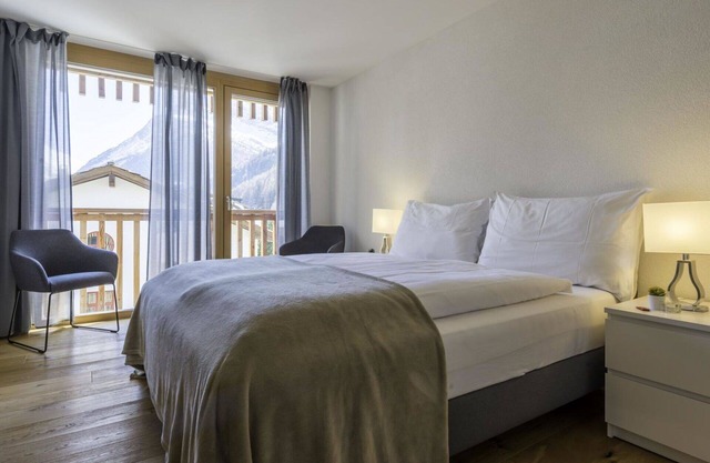 Beautiful apartment for 7 guests with WIFI, TV, balcony and pets allowed