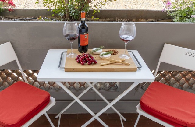 Beautiful apartment for 5 guests with WIFI, A/C, TV, terrace, panoramic view and parking