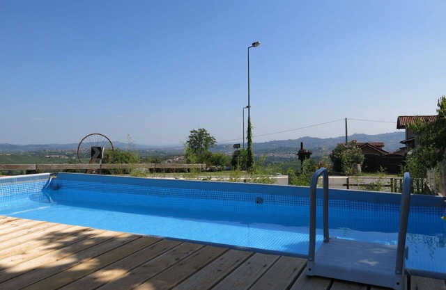 Beautiful apartment for 2 people with WIFI, pool, TV, patio and pets allowed
