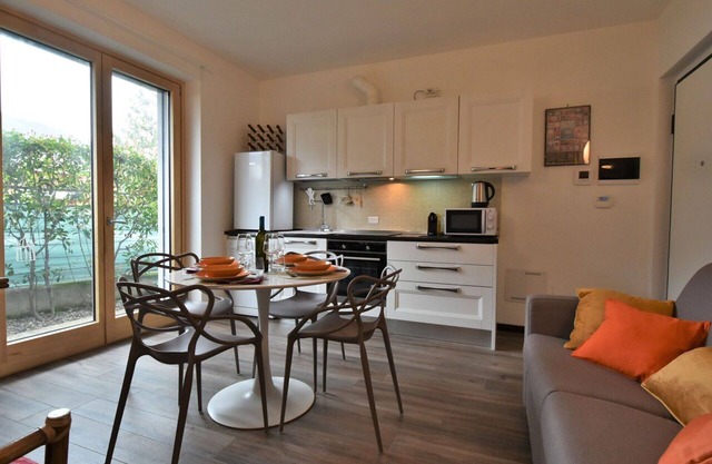 Beautiful apartment for 4 guests with A/C, WIFI, TV and pets allowed