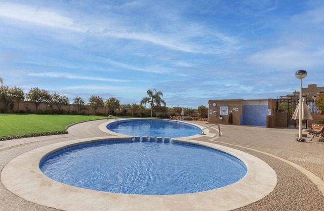 Beautiful apartment for 4 people with A/C, pool, WIFI, TV, terrace and pets allowed