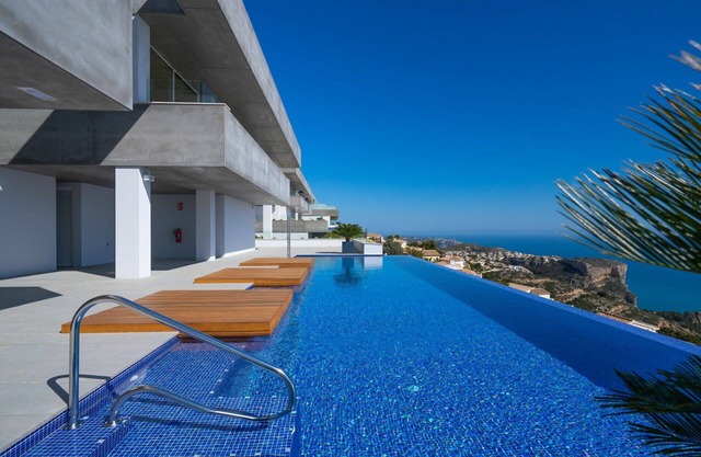 Beautiful apartment for 6 guests with A/C, WIFI, pool, TV, terrace and panoramic view