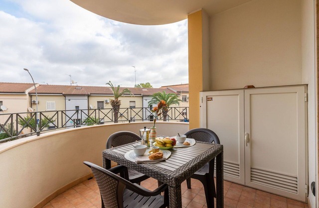Beautiful apartment for 5 people with A/C, TV, balcony and parking