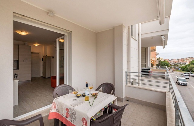 Beautiful apartment for 4 people with A/C, TV, terrace and parking