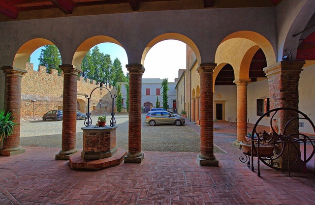 Beautiful apartment for 4 guests with A/C, WIFI, TV and panoramic view, close to San Gimignano
