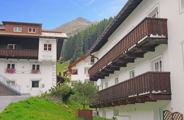 Beautiful apartment for 4 guests with WIFI, TV, balcony, pets allowed, panoramic view and parking