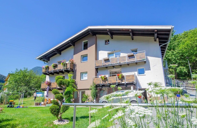 Beautiful apartment for 4 people with WIFI, TV, balcony and parking