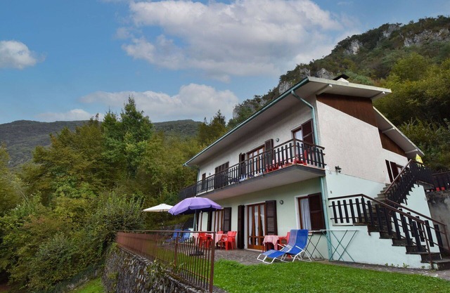 Beautiful apartment for 8 people with TV, terrace, pets allowed and parking