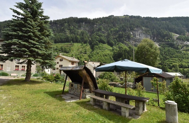 Beautiful apartment for 5 guests with WIFI, TV, terrace, pets allowed and parking