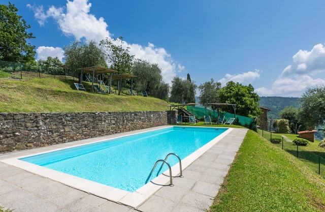 Beautiful apartment for 2 people with A/C, pool, WIFI, TV, patio and pets allowed