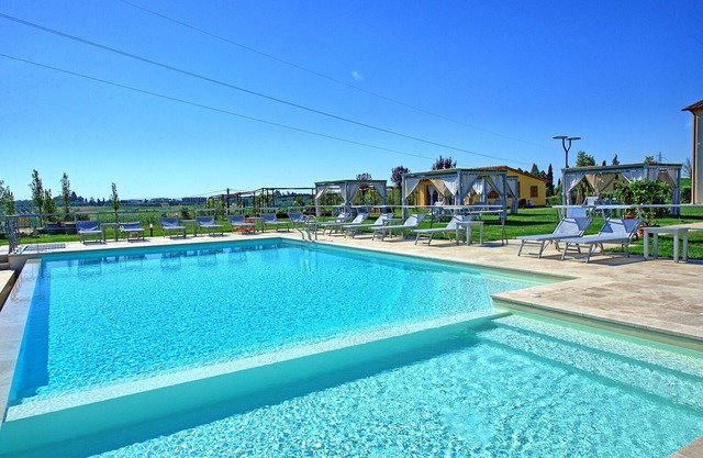 Beautiful apartment for 4 guests with WIFI, A/C, pool, TV and panoramic view