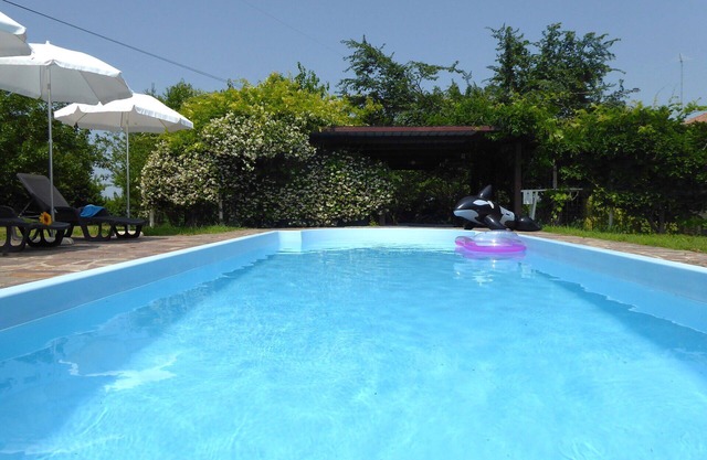 Beautiful apartment in villa for 10 guests with WIFI, pool, A/C, terrace and parking