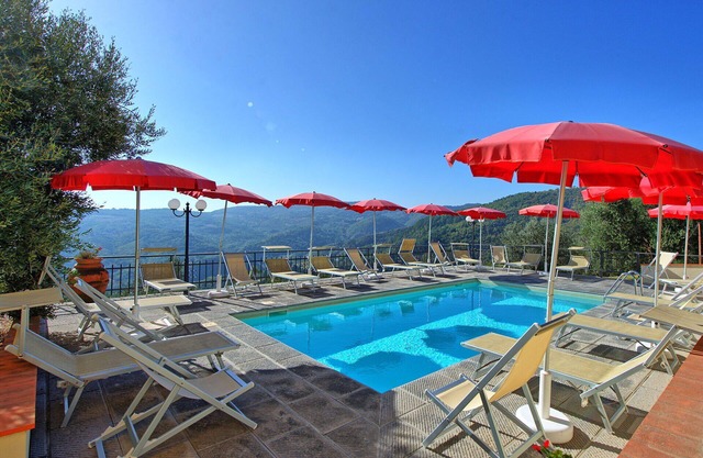 Beautiful apartment in villa with pool, A/C, WIFI, TV, patio, pets allowed and panoramic view