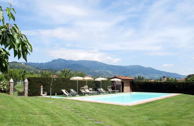 Beautiful apartment in villa for 2 people with WIFI, pool, TV and terrace