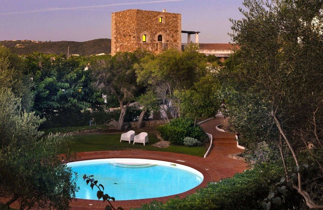 Beautiful apartment for 4 people with A/C, WIFI, pool, TV, terrace, pets allowed and parking