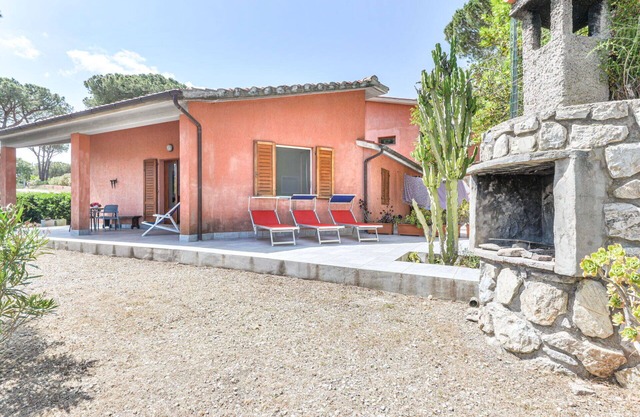 Beautiful apartment for 4 people with WIFI, pool, A/C and terrace