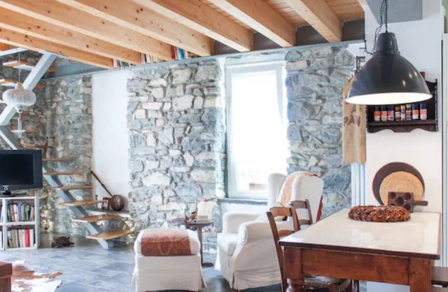 Beautiful apartment with lake view and air conditioning