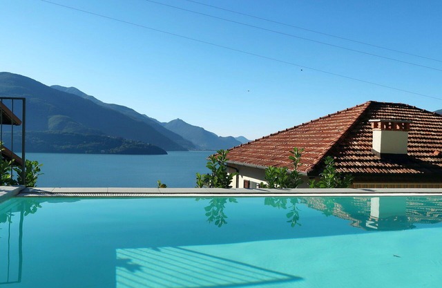 Beautiful apartment for 4 people with pool, WIFI, A/C, TV, balcony and pets allowed