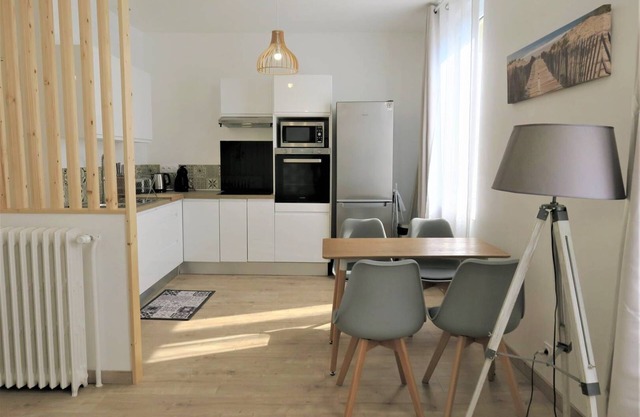 Beautiful apartment with WIFI 400m from the beach in the center of TREGASTEL