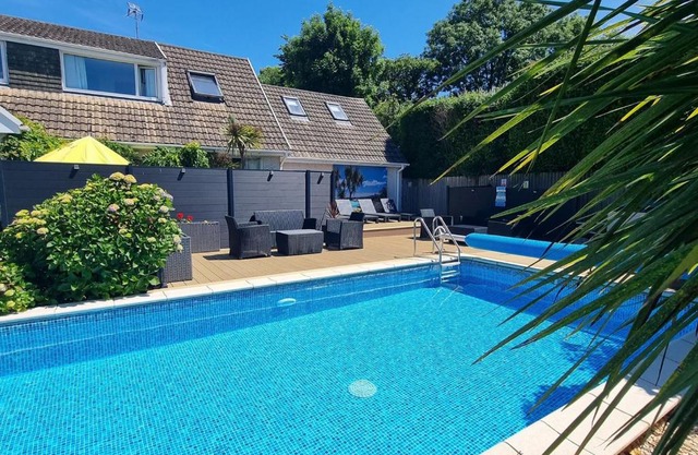 Beautiful apartment with private pool near Tenby