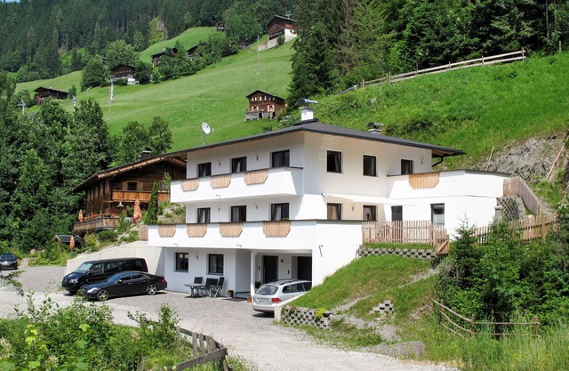 Beautiful apartment for 14 people with WIFI, TV and terrace
