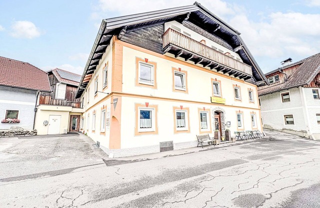 Beautiful apartment for 5 guests with WIFI, TV and parking