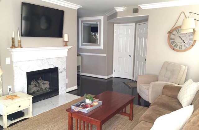 Beautiful Beach Condo, A Home Away From Home, Sleeps 6!