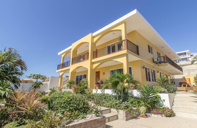 Beautiful Beachfront 2-bedroom Apartment with Pool